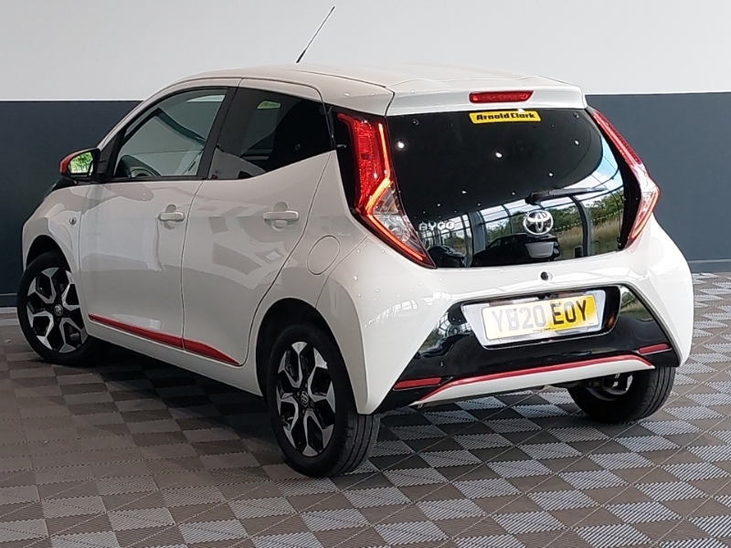 Toyota Aygo 1.0 Vvt-i X-trend White #2