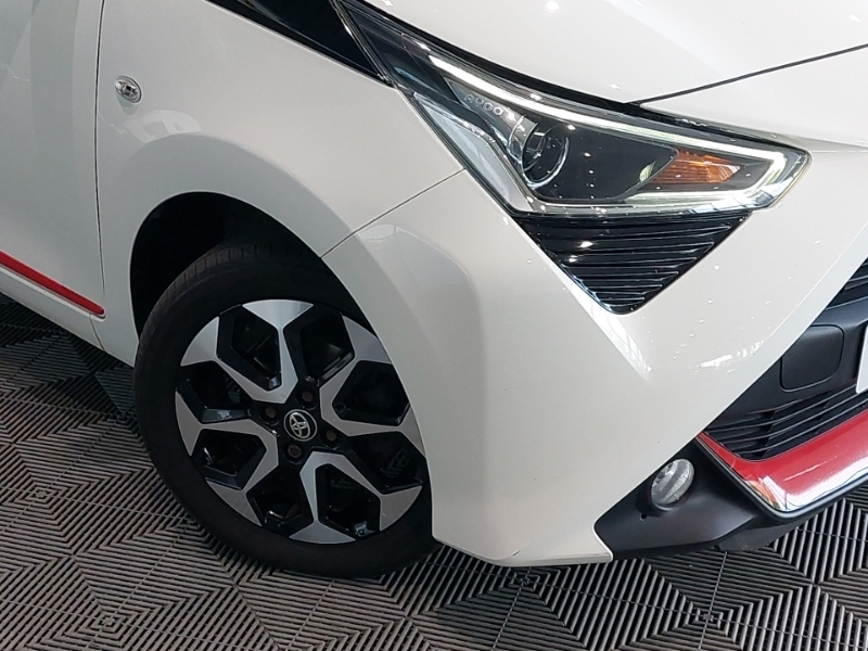 Toyota Aygo Hatchback White #20