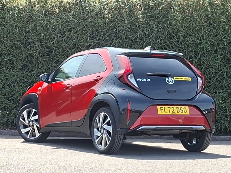 Toyota Aygo X 1.0 Vvt-i Exclusive Red #2