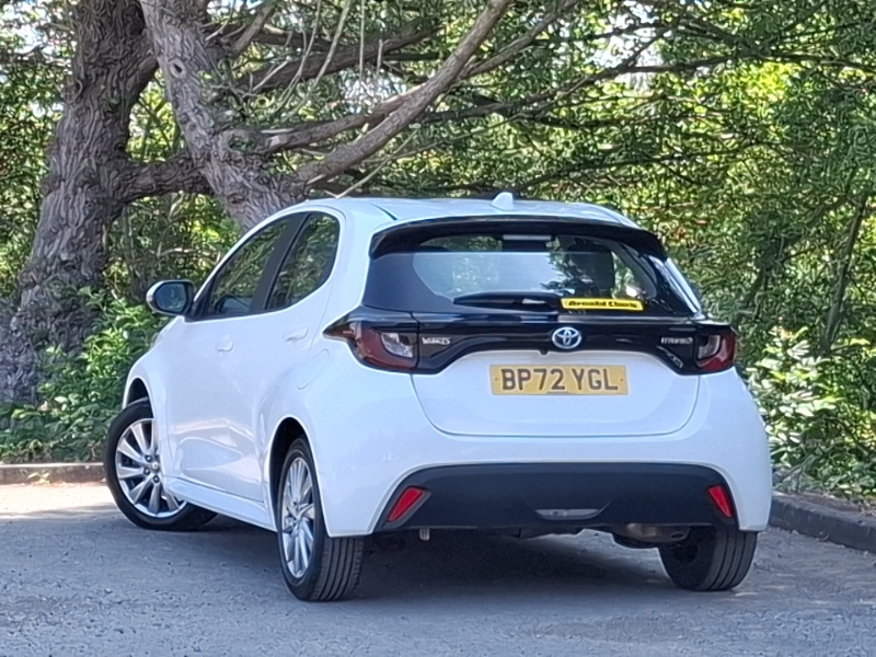 Toyota Yaris 1.5 Hybrid Icon Cvt White #2