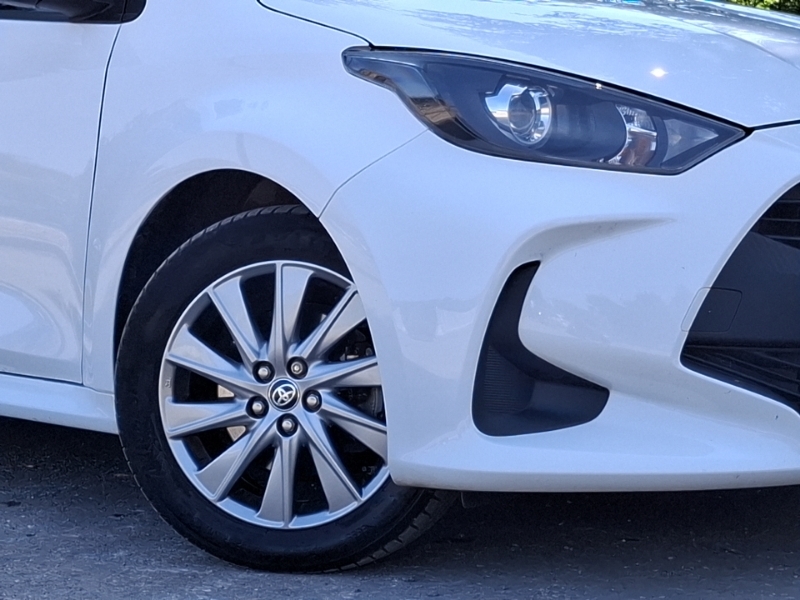 Toyota Yaris Hatchback Black #20