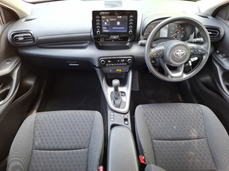 Toyota Yaris 1.5 Hybrid Icon Cvt White #3