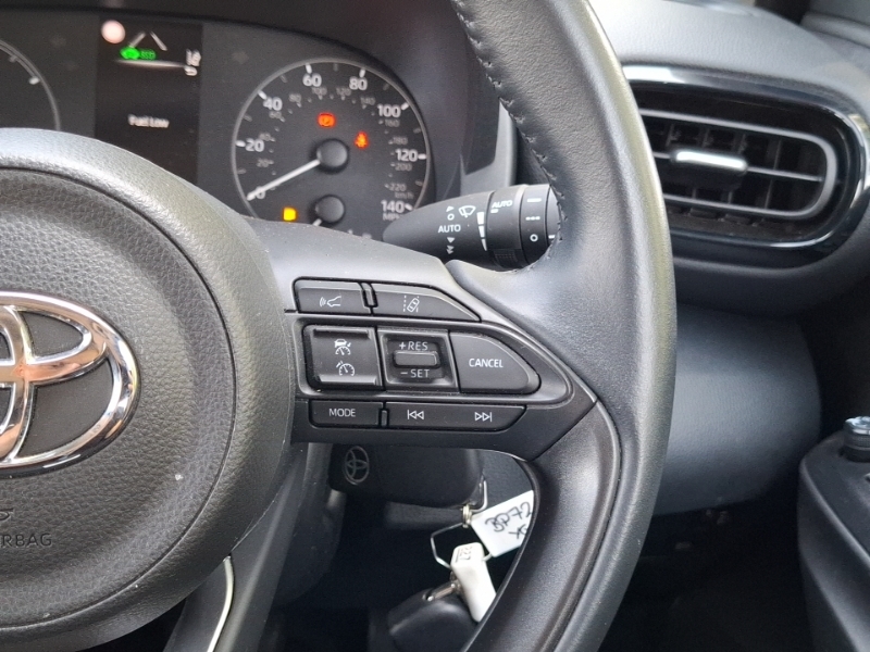 Toyota Yaris Hatchback Black #13