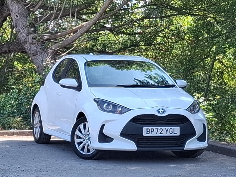 Toyota Yaris 1.5 Hybrid Icon Cvt White
