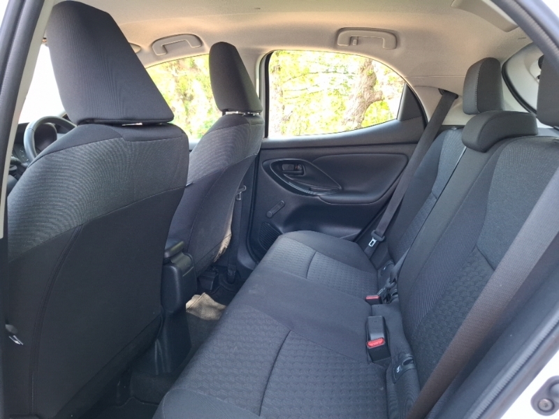 Toyota Yaris 1.5 Hybrid Icon Cvt White #6