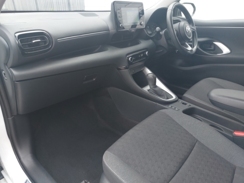 Toyota Yaris 1.5 Hybrid Icon Cvt MD23SYP White #5