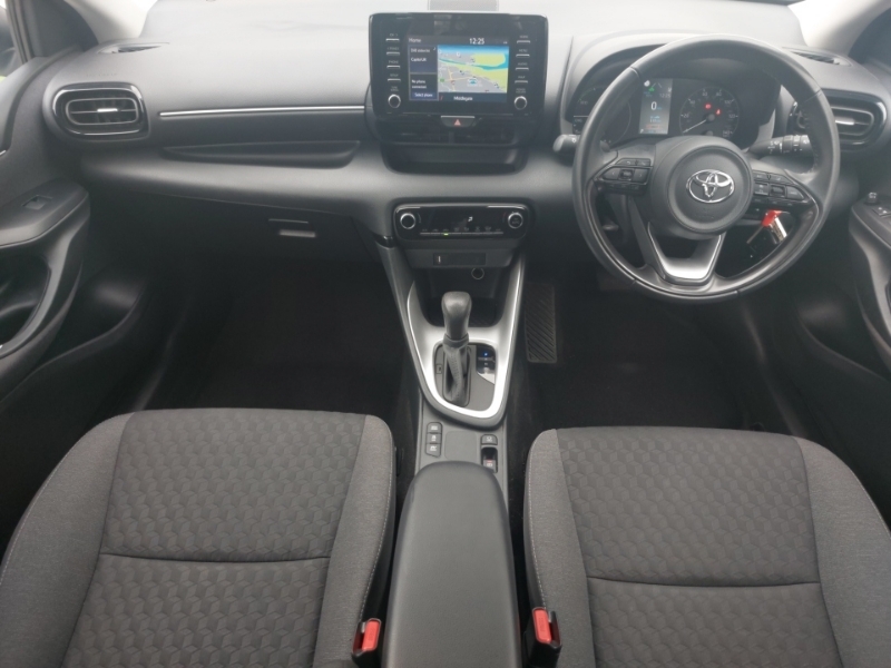 Toyota Yaris 1.5 Hybrid Icon Cvt MD23SYP White #3