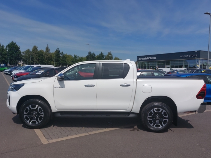 Toyota HILUX Invincible Dcab Pick Up 2.8 D-4d White #4