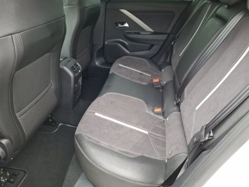 Vauxhall Astra 1.6 Plug-in Hybrid Gse White #6