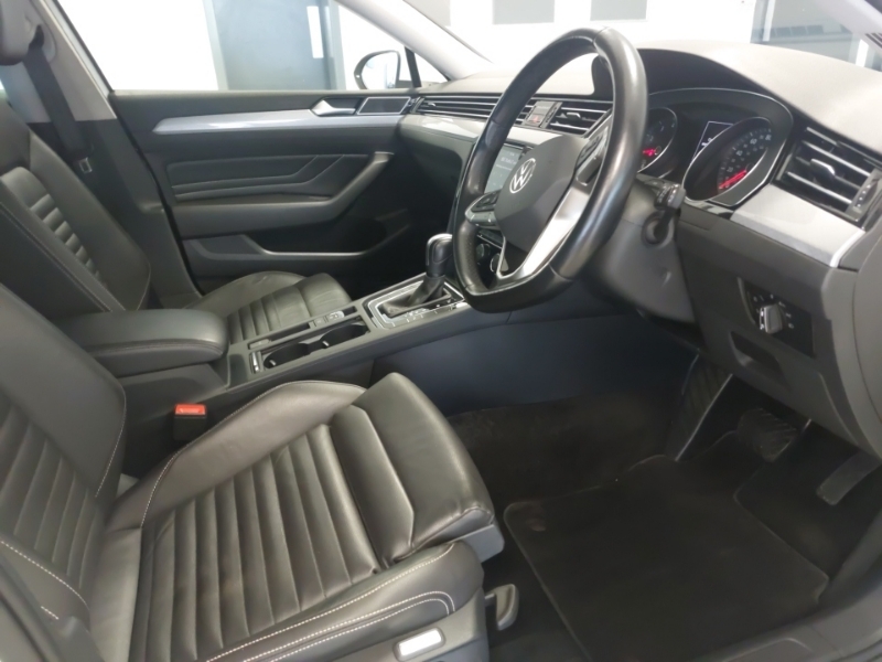 Volkswagen Passat 1.5 Tsi Evo Sel Dsg White #6