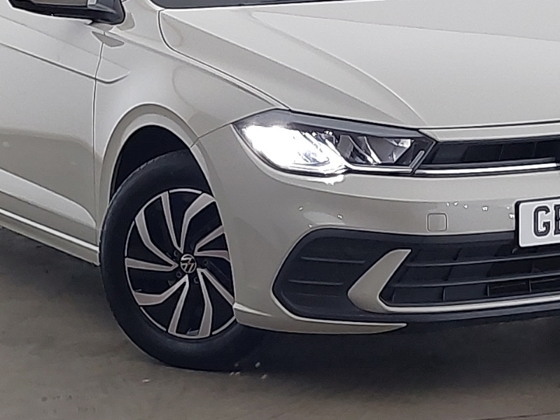 Volkswagen Polo Hatchback White #20