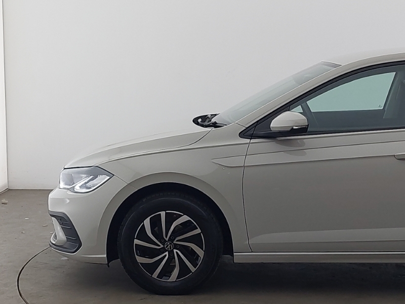 Volkswagen Polo Hatchback White #19