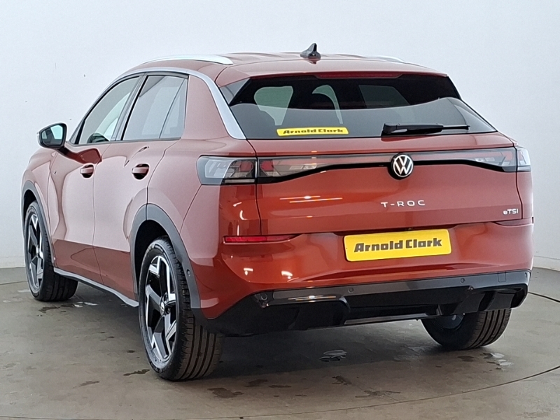 Volkswagen T-Roc 1.5 Etsi 150 R-line Dsg Red #2