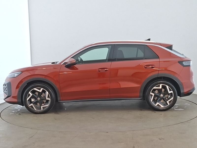 Volkswagen T-Roc 1.5 Etsi 150 R-line Dsg Red #4