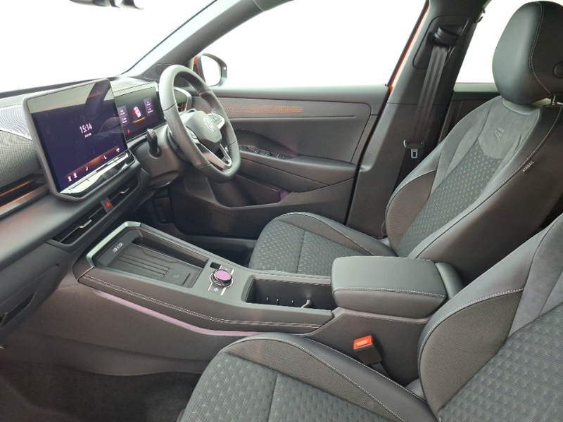 Volkswagen T-Roc 1.5 Etsi 150 R-line Dsg Red #5