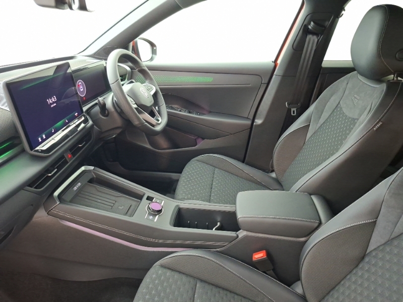 Volkswagen T-Roc 1.5 Etsi 150 R-line Dsg Red #5