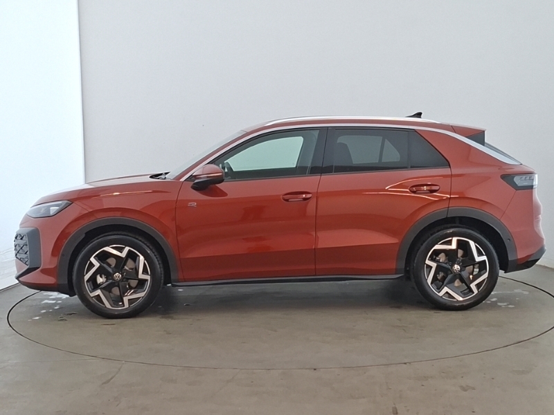 Volkswagen T-Roc 1.5 Etsi 150 R-line Dsg Red #4