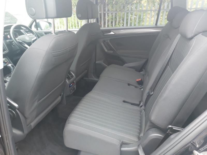 Volkswagen Tiguan Allspace 1.5 Tsi Life Dsg Black #6