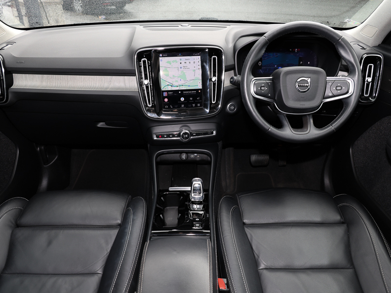 Volvo XC40 2.0 B4p Ultimate Dark Black #4