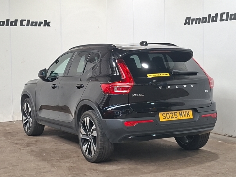 Volvo XC40 2.0 B3p Ultra Dark SO25MVK Black #2