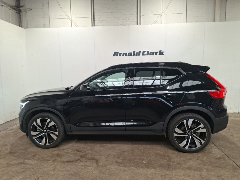Volvo XC40 2.0 B3p Ultra Dark SO25MVK Black #4