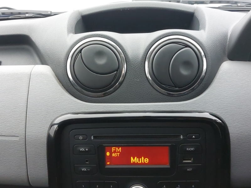 Dacia Duster 1.5 Dci 110 Laureate 4X4 Estate Silver #9