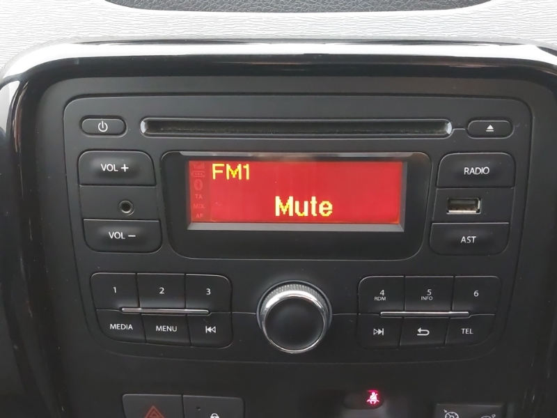 Dacia Duster 1.5 Dci 110 Laureate 4X4 Estate Silver #10