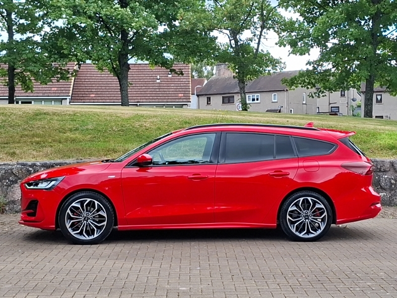 Ford Focus 1.0 Ecoboost Hybrid Mhev 155 St-line X WM23HUA Red #4