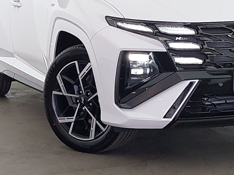 Hyundai Tucson Black Line White #20