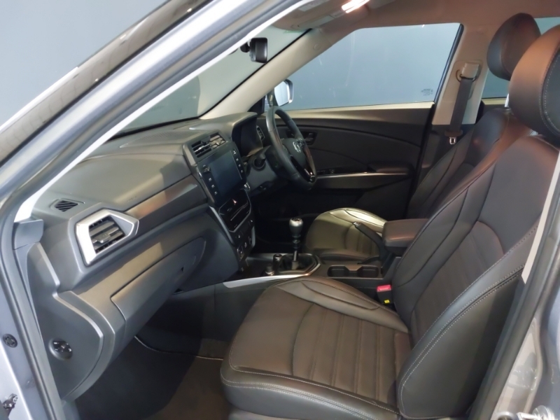 SsangYong Tivoli 1.5 K40 Silver #5