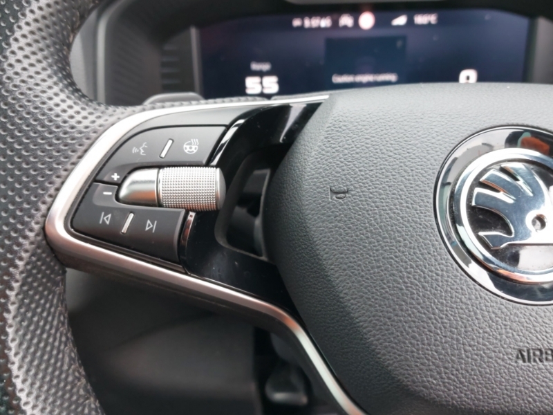 Skoda Karoq Se L White #12