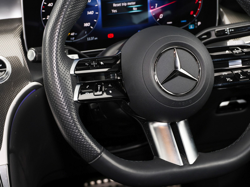 Mercedes-Benz GLC Class Glc 300 4Matic Rhd White #11