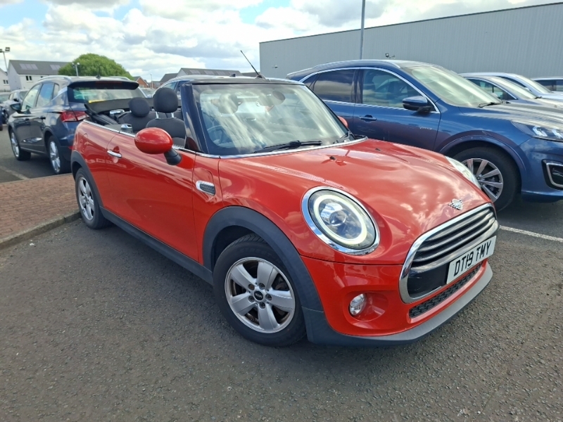 Mini Convertible 1.5 Cooper Classic II Orange