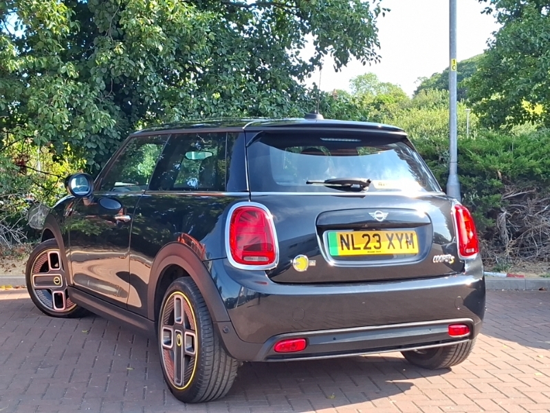 Mini Hatch 135Kw Cooper S Level 2 33Kwh Black #2