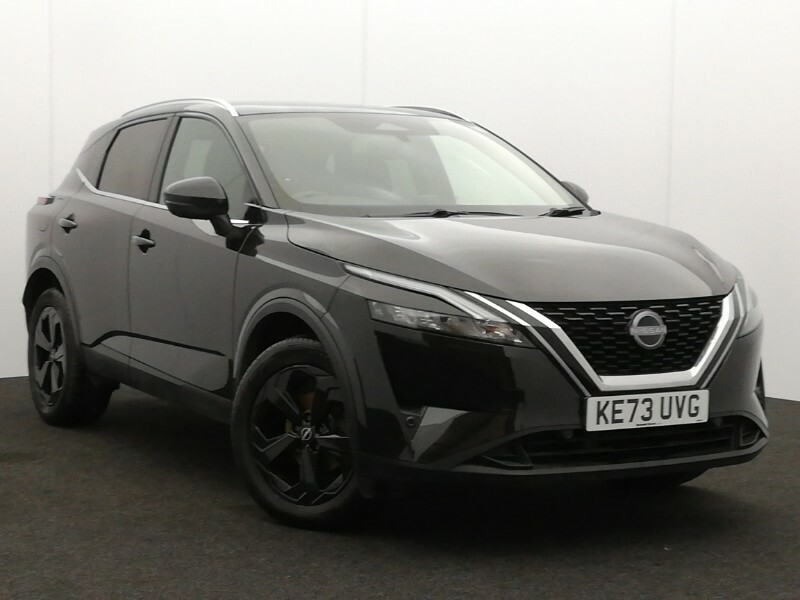 Nissan Qashqai 1.3 Dig-t Mh N-connecta Glass Roof Black