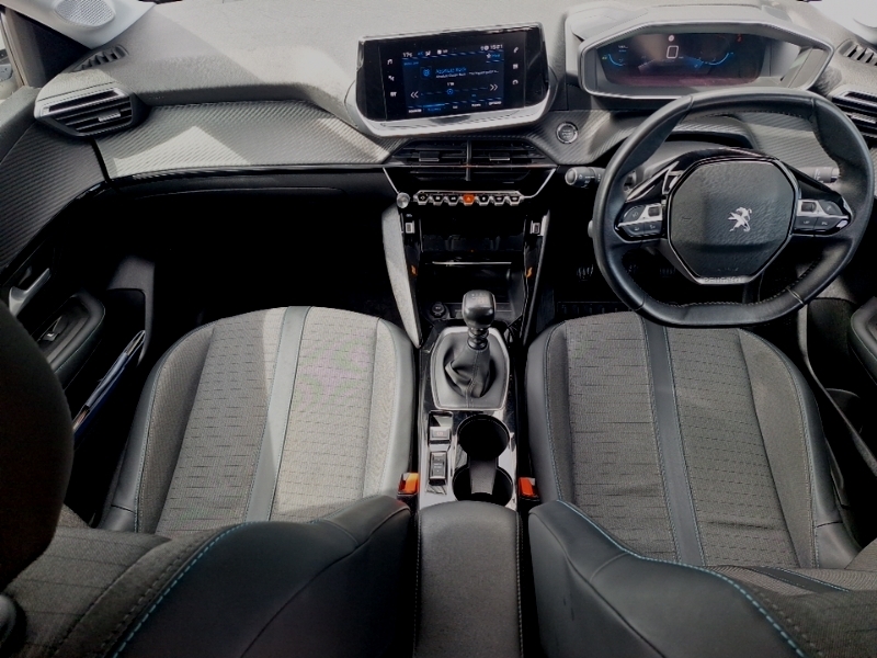 Peugeot 208 1.2 Puretech 100 Allure Premium White #3