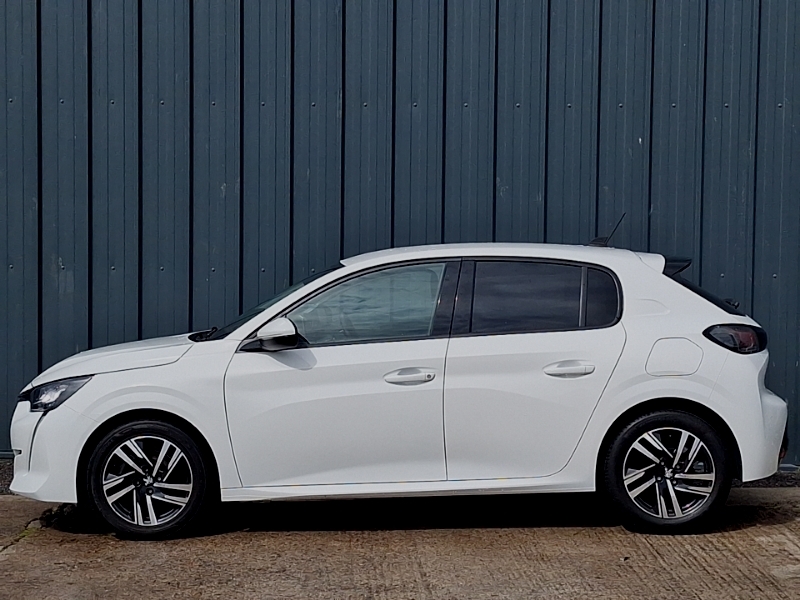 Peugeot 208 1.2 Puretech 100 Allure Premium White #4