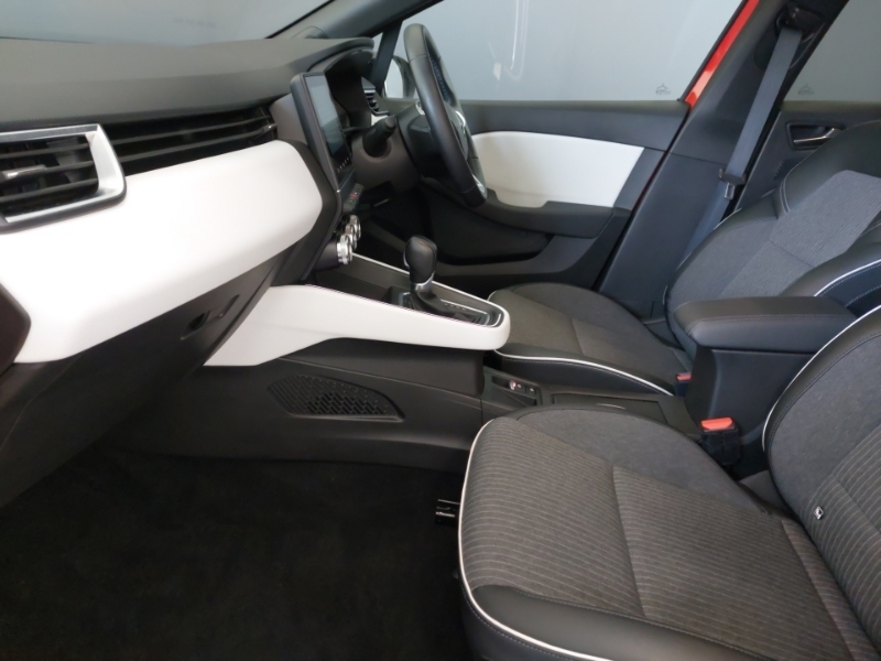 Renault Clio 1.6 E-tech Full Hybrid 145 Techno Red #5