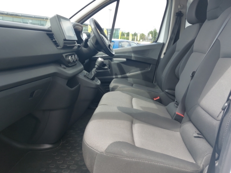 Renault Trafic Sl30 Blue Dci 130 Advance Safety Van White #5