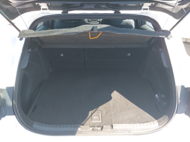 Toyota Corolla Vvt-h Design Hatchback White #18