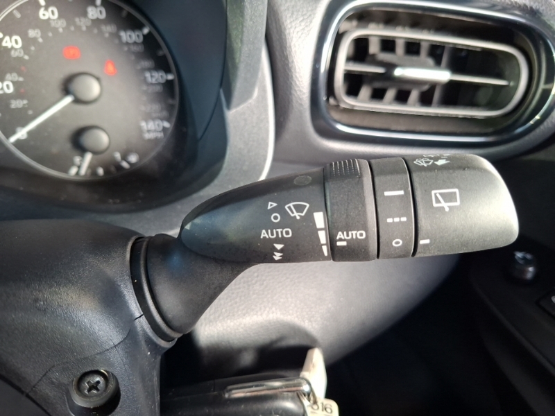 Toyota Yaris Excel #15