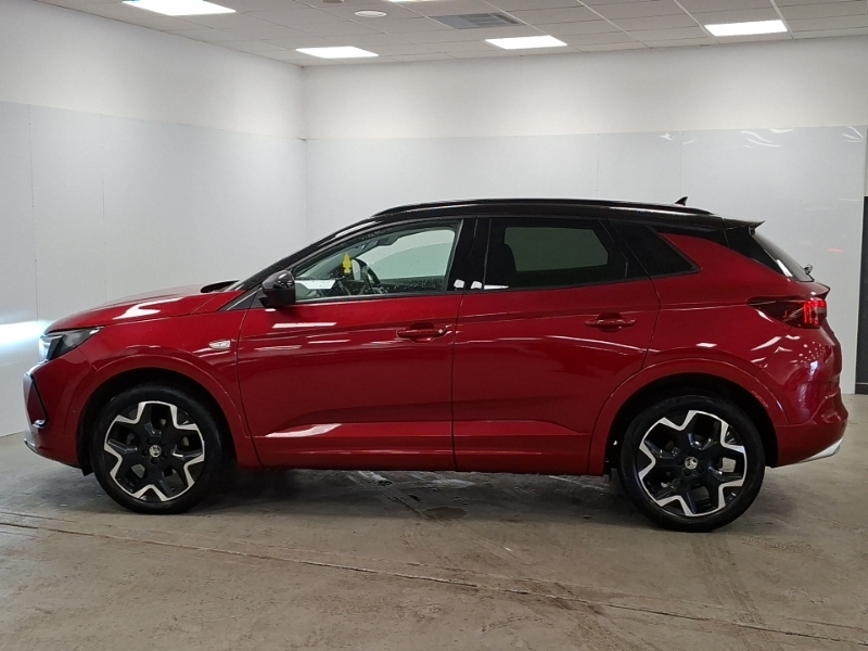 Vauxhall Grandland 1.5 Turbo D Ultimate Red #4