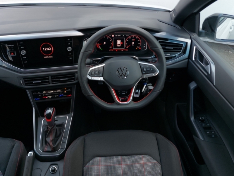 Volkswagen Polo 1.0 Life White #8