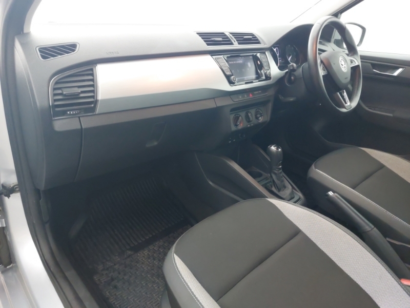 Skoda Fabia 1.0 Tsi 110 Se Dsg Silver #5