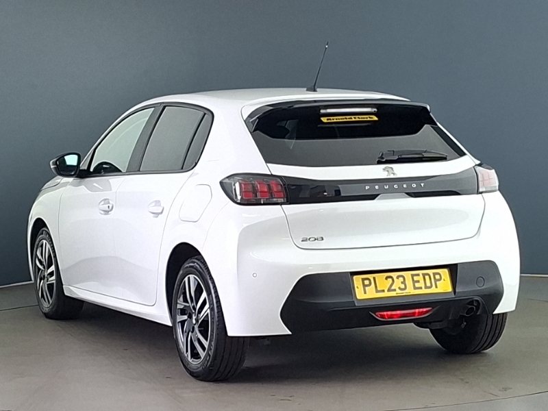 Peugeot 208 1.2 Puretech 100 Active Premium White #2