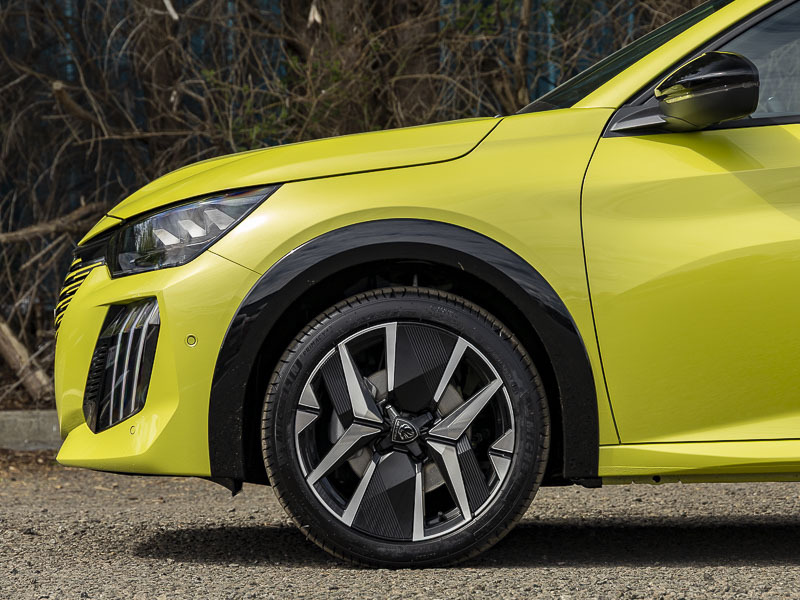 Peugeot 208 Allure Yellow #14