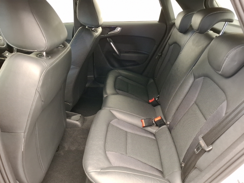 Audi A1 1.6 Tdi S Line White #6