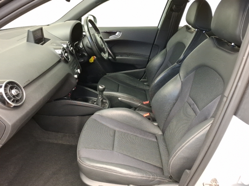 Audi A1 1.6 Tdi S Line White #5