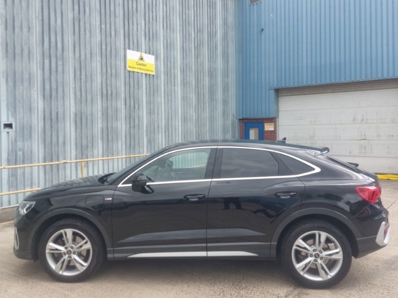 Audi Q3 45 Tfsi E S Line S Tronic Black #4