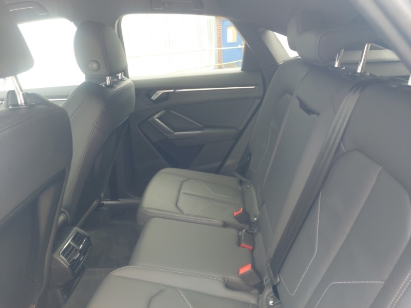 Audi Q3 45 Tfsi E S Line S Tronic Black #6